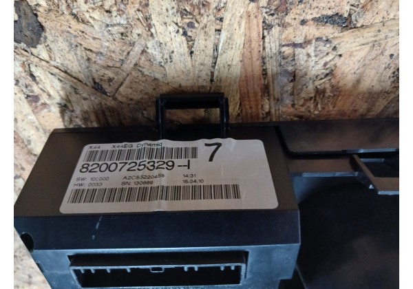 Панель приладів Renault Twingo II, 8200725329