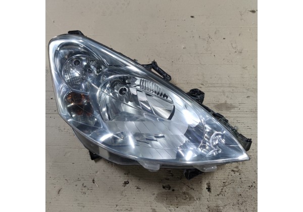Фара передня права Peugeot Partner II 08-12, 9682829280