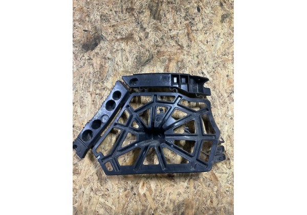 Кронштейн заднього бампера лівий Renault Scenic 3, 850450008R