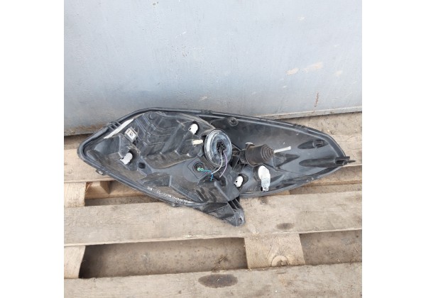 Фара права передня Renault Sandero, 08-13, 8200733877, ДЕФЕКТ