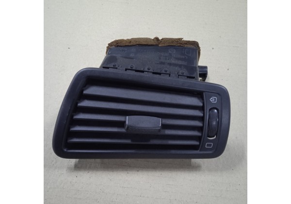 Дефлектор обдуву салона правий Citroen C8, Peugeot 807, 1484108077 *
