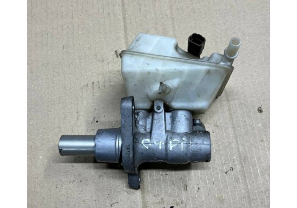 Головний гальмівний циліндр Citroen C4 Grand Picasso, Berlingo 2, DS5, Peugeot 3008, 5008, Partner 2, 4601T1, 4635C2, 03355815253, 9654002180