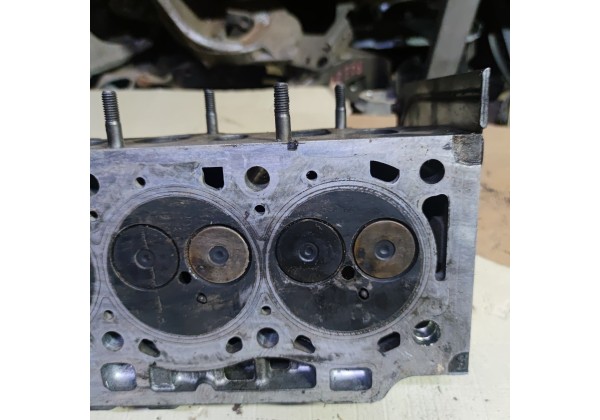 Головка двигуна 1.9 dci F9Q Renault Mégane 3, Scenic 3, некомплектна