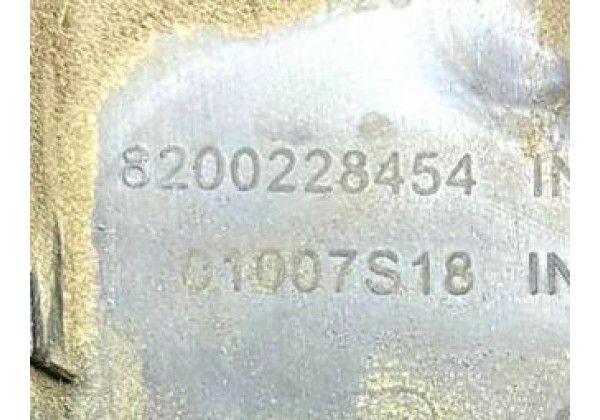 Кронштейн заднього бампера правий Renault Grand Scenic 2, 8200228454