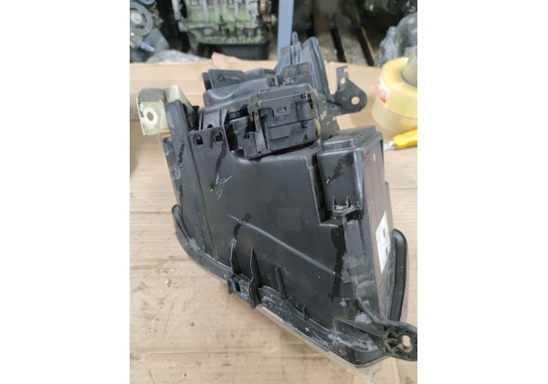 Фара ліва Renault Vel Satis,ксенон,8200014357