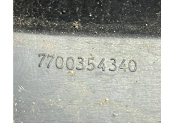 Декоративна накладка кришки багажника права Renault Scenic RX4, 7700354340