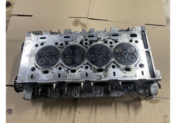 Головка двигуна 2.2 dci, 2.5 dci, 8201529808, 7701477135