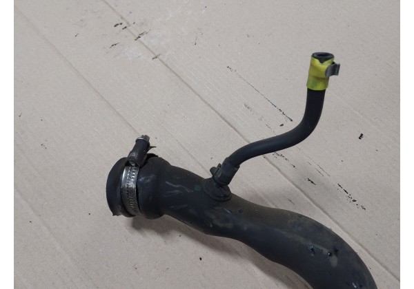 Патрубок інтеркулера правий Renault Duster, Logan, Sandero, 1.5 DCi, 8200469423, 8200590361