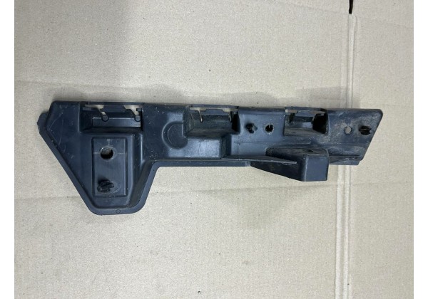 Кронштейн кріплення переднього бампера правий Renault Master 3, 960160002R, 0001036423