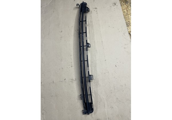 Решітка в бампер центральна Citroen C4 Grand Picasso I, 9654195277