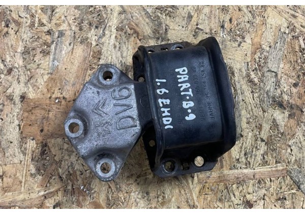 Опора, подушка двигуна права Peugeot, Citroen 1.6 hdi, 9682026780, 1807GE, 1807GJ, 9636270080, 9636583980, 9636845880