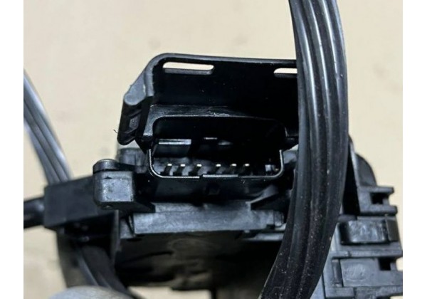 Замок правої передньої дверки Peugeot 207, купе, 3д, 6 контактів, 9136W2