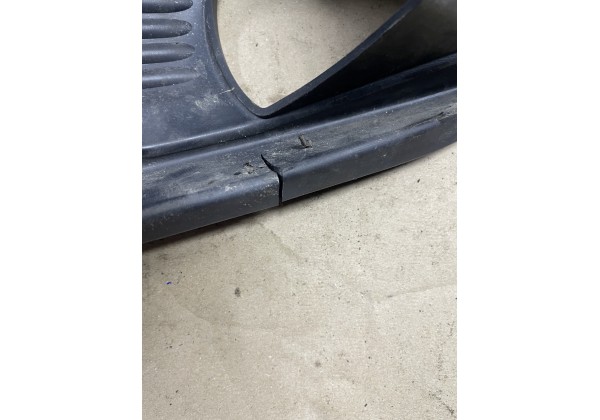 Накладка противотуманної фари ліва хромована Citroen C4 Grand Picasso I, 9654197977