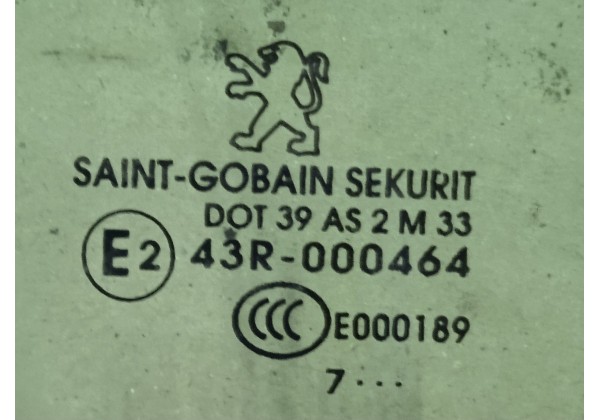 Скло правої передньої дверки Peugeot 207, 9202H3