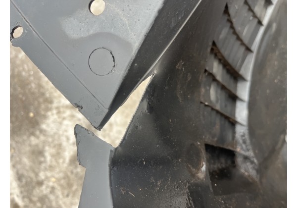 Підкрилок передній лівий передня частина Renault Scenic 1 RX4, 7700435901 