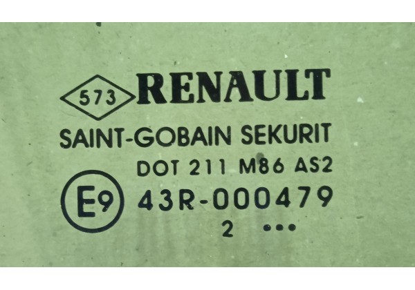 Скло правої передньої дверки Renault Megane 3, 803007357R