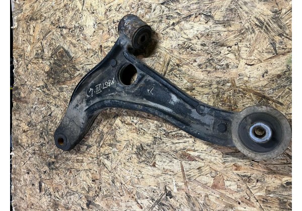 Ричаг передньої підвіски лівий нижній Renault Master 3, 8200688871
