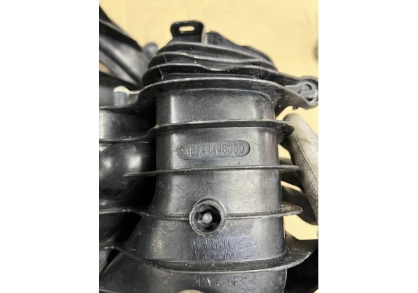 Колектор впускний  Peugeot 307 1.8 16v (6fy) Citroen C4 2.0 16v (rfj) 