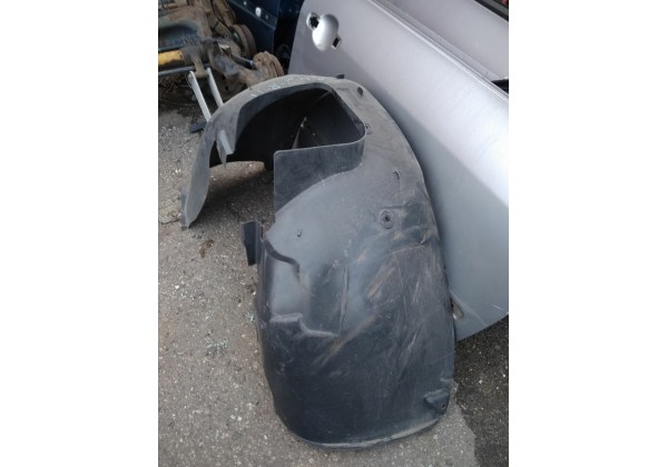 Підкрилок передній правий Citroen C4, 04-11, 9681375580