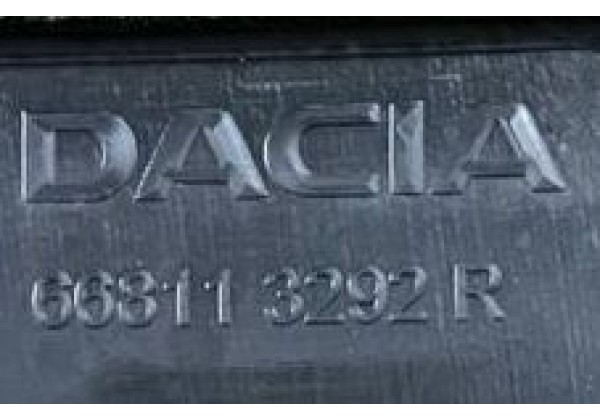 Жабо, пластик під лобове скло Renault Logan 2, Sandero 2, 668113292R