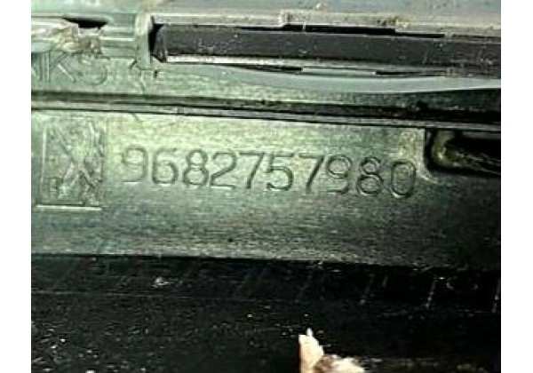 Накладка зовнішня лівої передньої стійки Peugeot 3008, 2009-2016, 9682757980