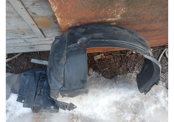 Підкрилок передній правий Renault Laguna III, універсал, 6383200004R