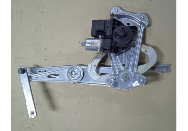 Склопідйомник правої передньої дверки з моторчиком Renault Megane 3, 807203154R, 807301396R