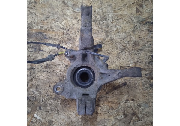 Цапфа, поворотний кулак правий Renault Logan 2, Sandero 2, Sandero Stepway 2, 23зуб, 400143444R, 400145275R