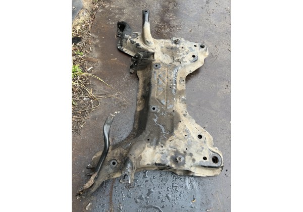 Підрамник передній Citroen C4 Picasso 2.0 hdi