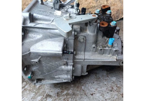 Коробка передач з роздаткою Рено Колеос 2.0 дці , повний привід, комплектна, ND8001, пробіг 150000км