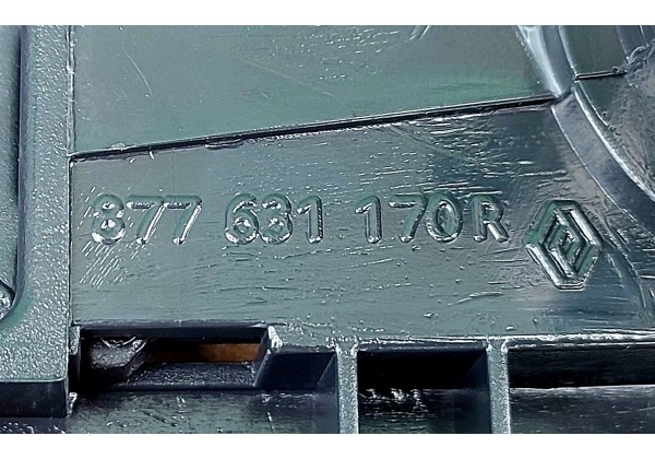 Кронштейн підлокітника водійського сидіння Renault Dokker, Lodgy, Logan II, Sandero II, 877631170R