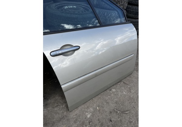 Двері передні праві Renault Scenic II, TED11, ціна за голі двері