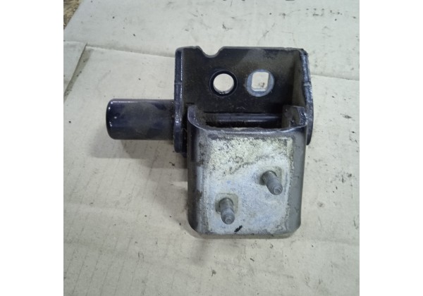 Завіс, петля нижня правої задньої дверки Renault Clio 3, Modus, 824205786R 
