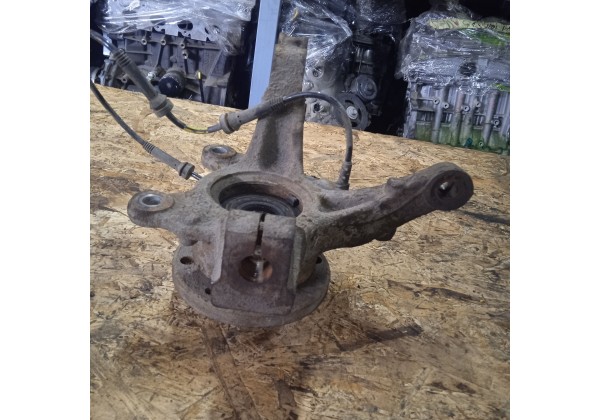 Цапфа, поворотний кулак правий Renault Logan 2, Sandero 2, Sandero Stepway 2, 23зуб, 400143444R, 400145275R