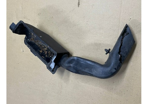 Патрубок зливу води лівий Peugeot 3008, 5008, 09-16, 9670895880