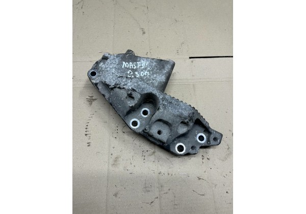 Кронштейн правої подушки двигуна Renault Master 3, 2.3 DCi, 8201055993, 112310605R