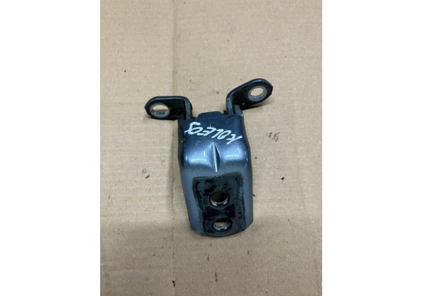 Завіс лівої передньої дверки верхній, правої передньої/задньої дверки нижній Renault Koleos, 08-16, 82420JY00A