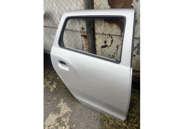 Двері задні праві Dacia Logan II MCV, TED69, Дефект