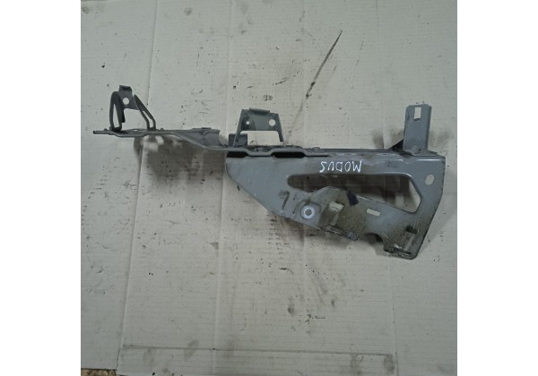 Кронштейн лівого крила Renault Modus, 7782323891, 7782111145 *