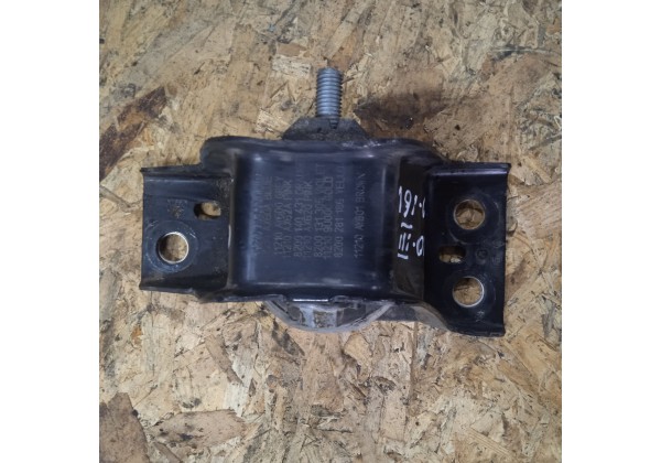 Подушка, опора двигуна права Renault Clio III, Modus, Grand Modus 1.2, 1.4, 1.6 16V, 1.5 dci, 2.0 16V, 8200140431, 8200131305, 8200281186 *