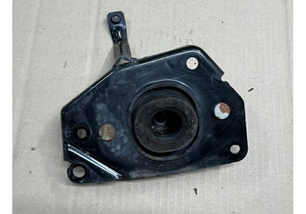 Кронштейн лівої подушки двигуна Citroen C4 Picasso, 3008, 5008, 2.0 HDi, 1813K1