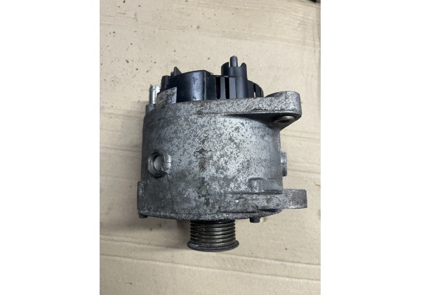 Генератор з водяним охолодженням Renault Espace 4, Megane 2, Scenic 2, Trafic 2, Master 2, 1.9DCi, 2.0DCi, 2.2DCi, 14V, 155A, 0986049450, 7711134926, 8200290220, 8200495269, 8200667617, 8200138269