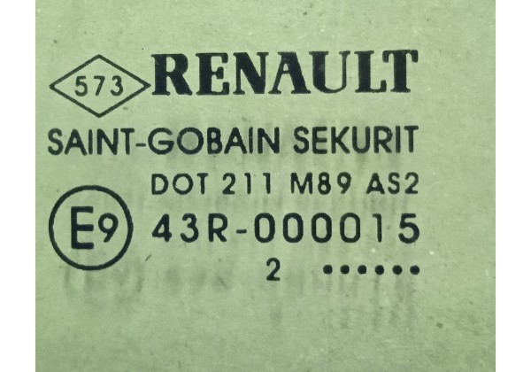 Скло трикут лівої задньої дверки Renault Megane 3, універсал, 822210015R