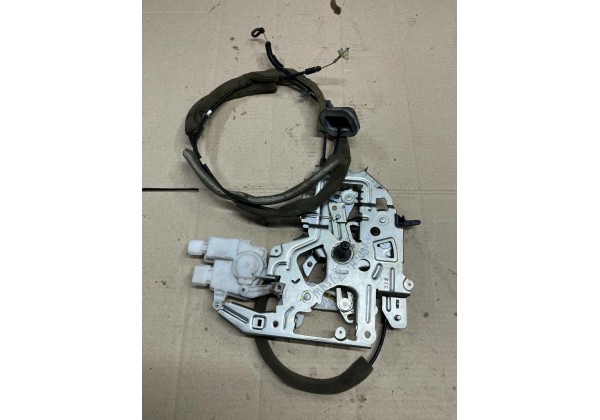 Механізм замка правої здвіжної дверки Renault Master 3, 8200766631, 826703236R