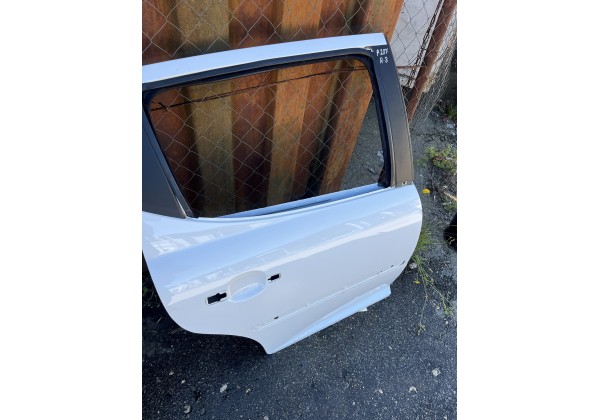 Двері задні праві Peugeot 207 SW 