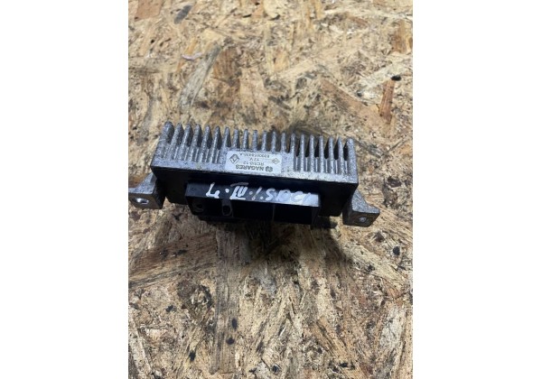 Реле свічок накалу Renault Master III, Megane II, III, Scenic II, III, Fluence, Logan II, Kangoo II, Clio III, Modus, Laguna II, III, 8200558438