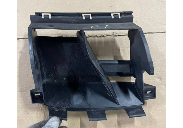 Направляюча повітря в передньому бампері Citroen C1, Peugeot 107, Toyota Aygo, 7429E6, 52811-0H020