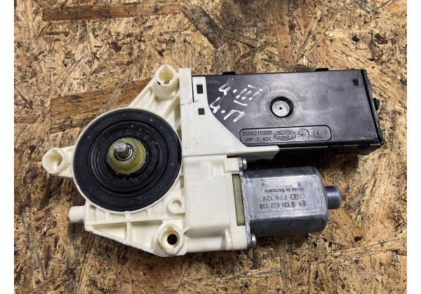Моторчик склопідйомника передньої лівої дверки Renault Laguna 3, 807311420R, 0130822330, 5556210200
