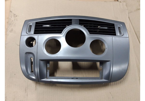 Накладка центральної консолі Renault Scenic 2, 8200140713, 8200140724, 8200140720, 8200233723, 8200554469 *
