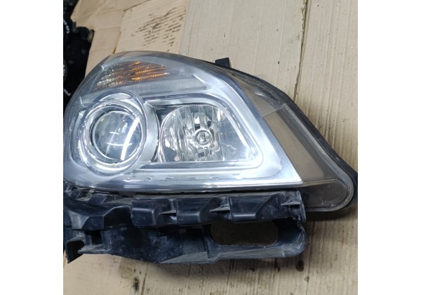 Фара права галоген Рено Сценік 2 рестайл, 260105359R